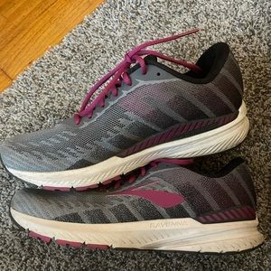 Brooks Ravenna 10 Running Shoes gently worn 8w